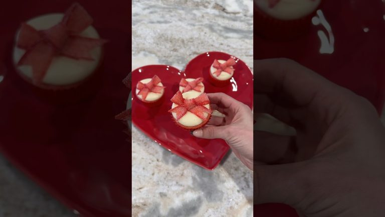 Valentine’s Bow Cupcakes 🎀 #baking #shorts