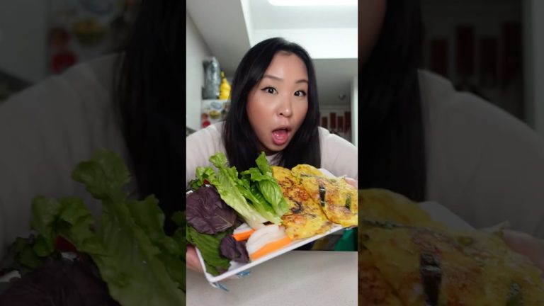 Making Bánh xèo at home #vietnamesefood #asianfood #homecook #diy #bánhxèo