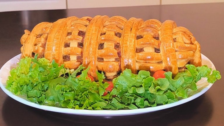 How to make Delicious Beef Mince Roll Recipe with Pastry