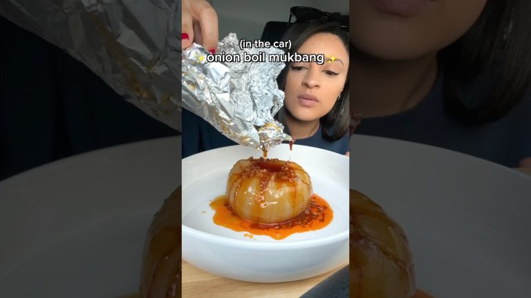 cooking the viral onion boil in the car #shorts #onionboil #onion #seafoodboil