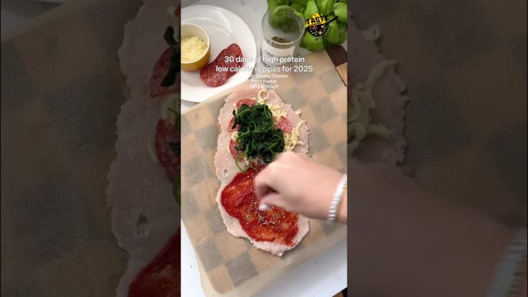 Cheesy chicken Pizza pocket #recipes #shorts #pizzarecipe