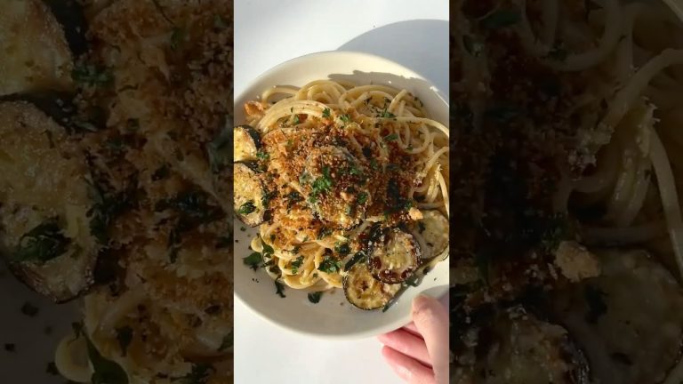 This summer spaghetti is a must try 🍝 #spaghetti #zucchinirecipe #shorts