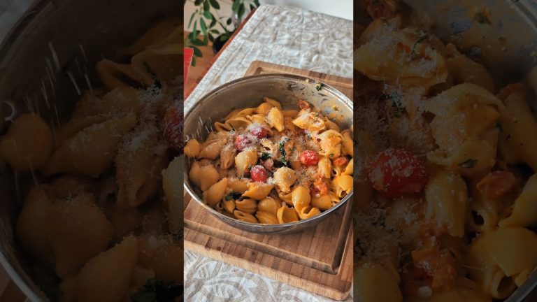 The Easiest Creamy Salmon Pasta #shorts #comfortfood