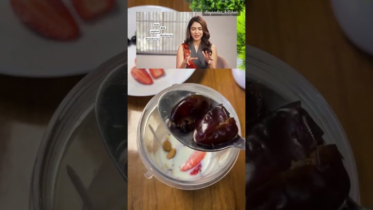 Tried Mrunal Thakur’s Smoothie Recipe ❤️🥤🍓🫐 #mrunalthakur #shorts #smoothie