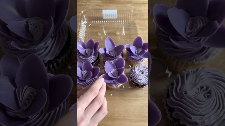 Chocolate Flower Cupcakes 🧁 #baking #cakedecorating