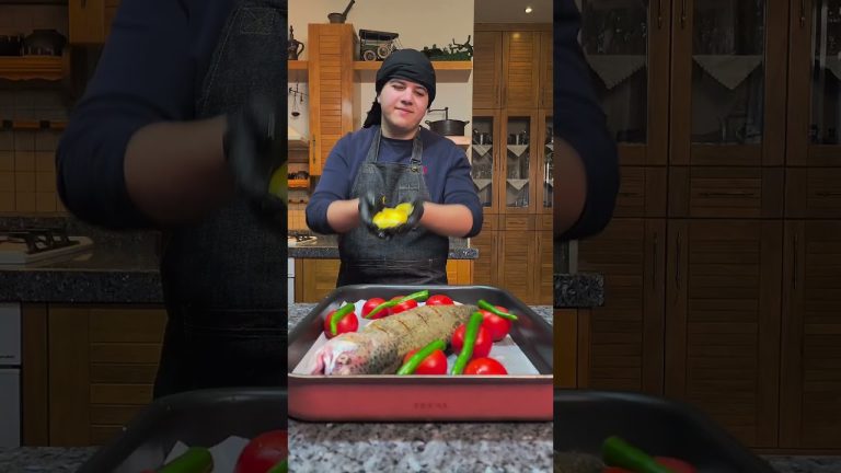 سمك سلمون ابيض على طريقتي مع البندورة والحر