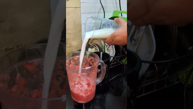 Homemade Strawberry Milkshake