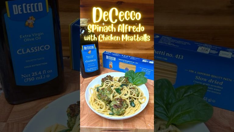 #shorts DeCecco Spinach Alfredo with Chicken Meatballs 🍷