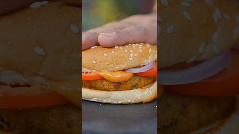 Poha aur besan ke saath ye bhi banta hai ?? #food #bharatzkitchen #recipe #cooking