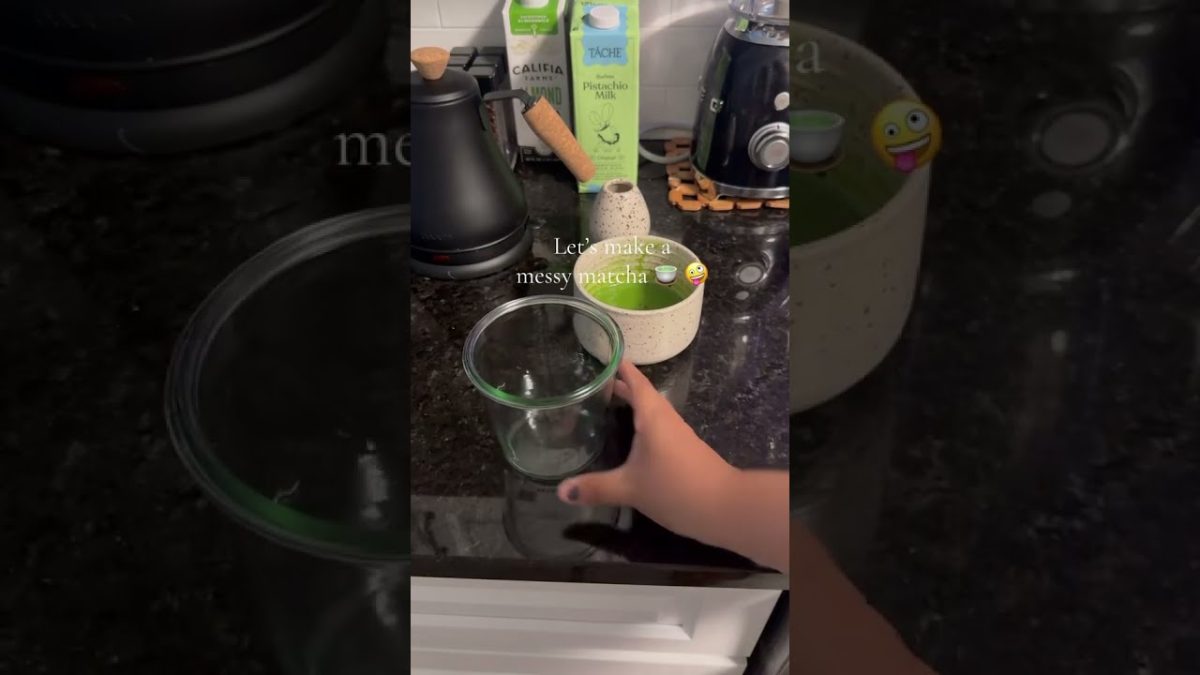 Let’s make a matcha! 🍵🤎 #matcha #easyrecipe