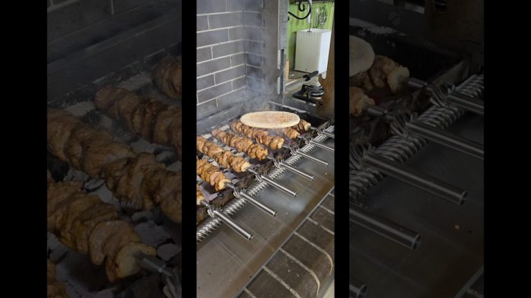 Πώς ψήνουμε εμείς τις πίτες #bbq #grill #cooking #grilling #howto #pita #tips #try #tastyfood