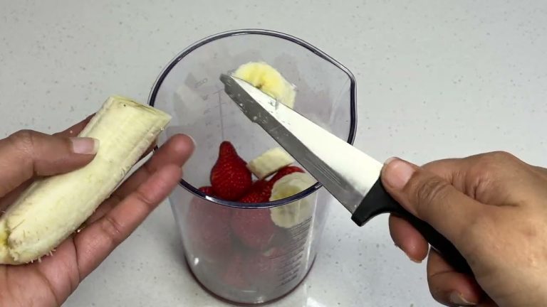 STRAWBERRY BANANA SMOOTHIE (NO SUGAR)