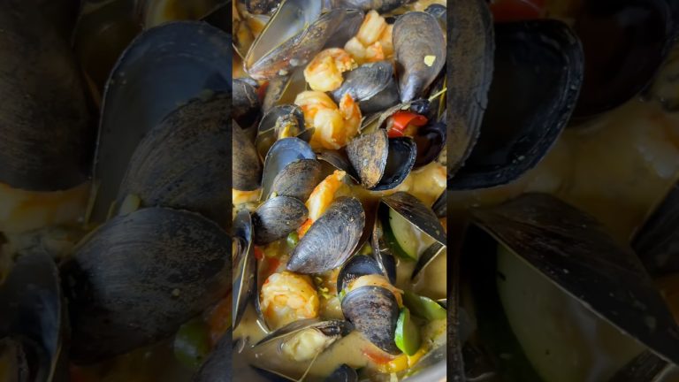 seafood sunday series • Episode 1 #cooking #seafood #shortsviral #mussels #shortsvideo #recipe #fyp
