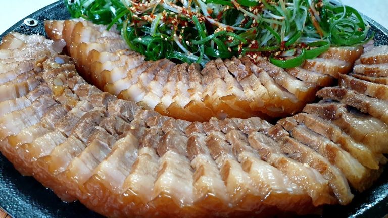 촉촉하고 부드러운 수육은 이 방법이 최고! 쉽고 간단한데 가족들이 맛있다고 난리났어요