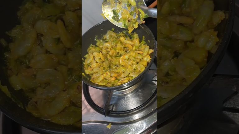 झणझणीत कांदापात कोलंबी मसाल#goviral #shorts #youtubeshorts #recipe #food #fish #kokanifood #konkan