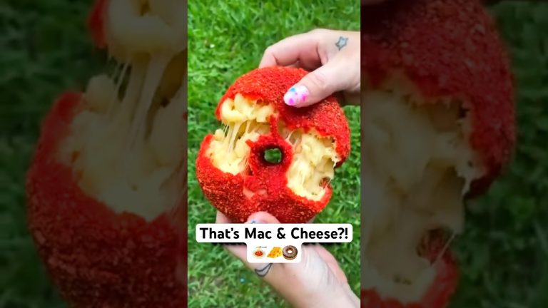 There’s a Mac & Cheese Donut?! 😳