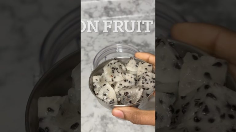 The Ultimate Dragon Fruit Smoothie Recipe You Need to Try #smoothie #dragonfruit #milkshake #makeba