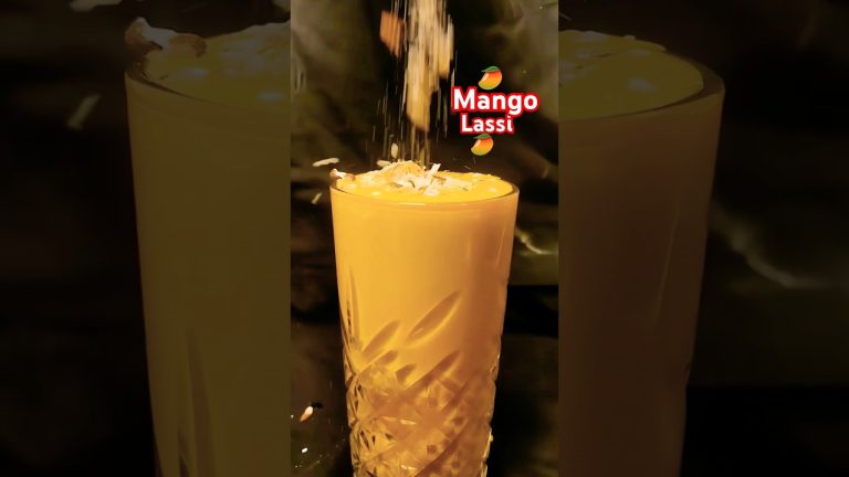 Mango lassi recipe 🥭🥭#shorts #mangolassi #trending #viralshort #foodblogger #shortvideo