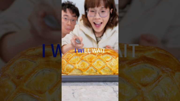 Make Beef Wellington with the viral Chinese song 🎵😈