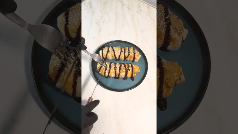 3-Ingredient Easy Puff Pastry Dessert! Crispy, Chocolatey & Delicious 🍫🍌 #food #cooking #recipe