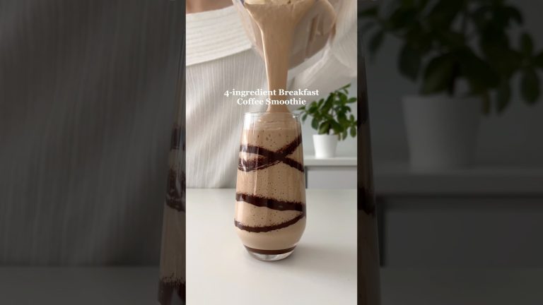 4-ingredient Breakfast Coffee Smoothie😍 #healthybreakfast #highprotein #smoothie #easyrecipes