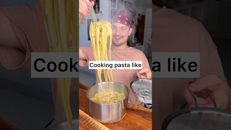 What is the BEST way to COOK and DRAIN PASTA?😎❤️🍝normal,asocial,mom,dad,or 5min crafts?| CHEFKOUDY