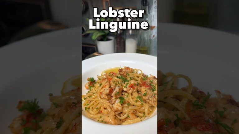 Lobster Linguine 🦞😮‍💨🔥 #youtubeshorts #seafood #lobster #pasta