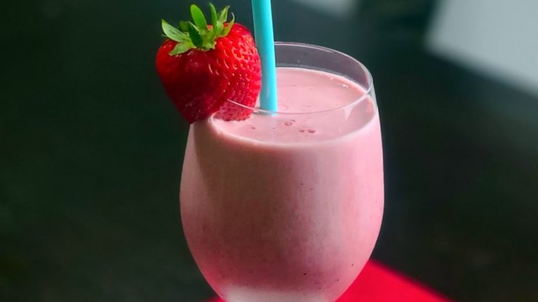 How to Make a Strawberry Smoothie | Easy Ninja Foodi Power Blender Recipe