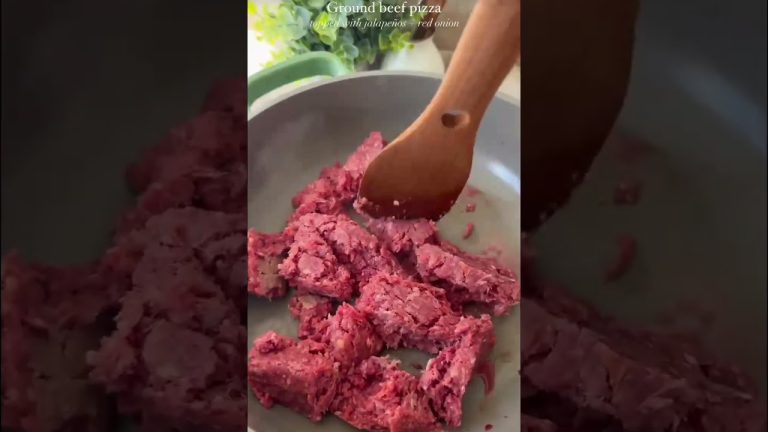 Asmr Makes Ground Beef Fizza😋 #shorts