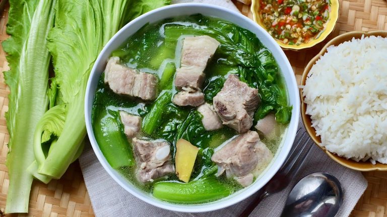 HMONG COMFORT SOUP: Boiled Pork w/ Mustard Greens Soup (Nqaj npuas hau nrug zaub ntsuab)