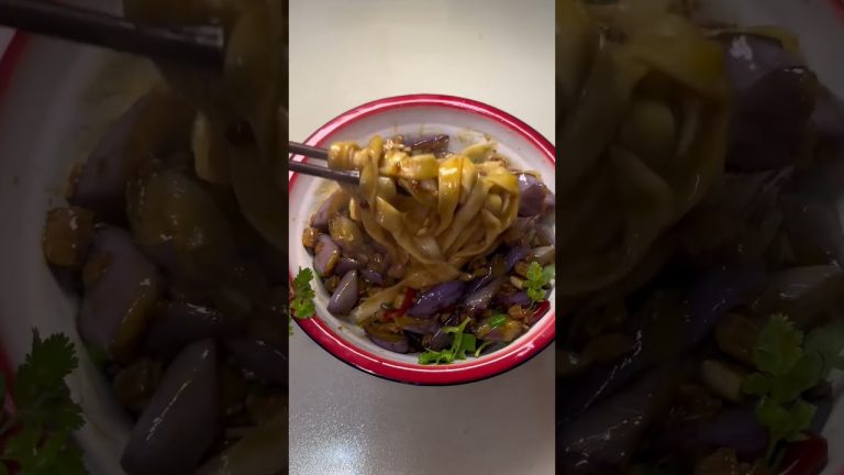 Eggplant Pork Noodles 茄子肉丁拌面 #chinesefood #noodles #美食 #foodie #shorts #拌饭 #拌面