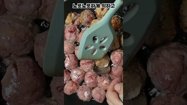 반찬을 쉽고 간단하게 만들어 보세요. 어른들 아이들도 너무 맛있어 합니다. 주말에 꼭 만들어 보세요.  / 간단요리 / 집밥 / 초간단 / 돼지고기뒷다리살요리 / 밑반찬