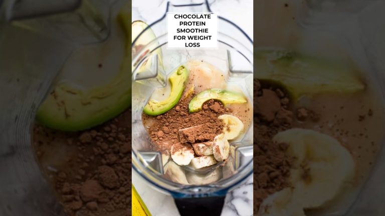 CHOCOLATE PROTEIN SMOOTHIE RECIPE FOR WEIGHT LOSS | Easy & Healthy Breakfast Ideas #shorts