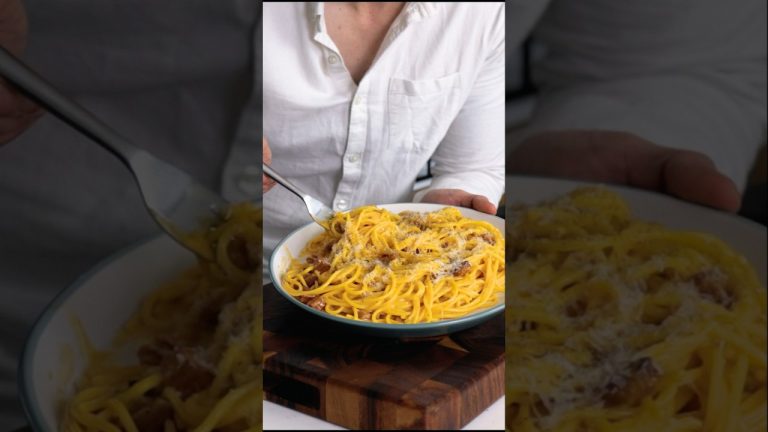 The REAL Spaghetti Carbonara like an Italian #shorts