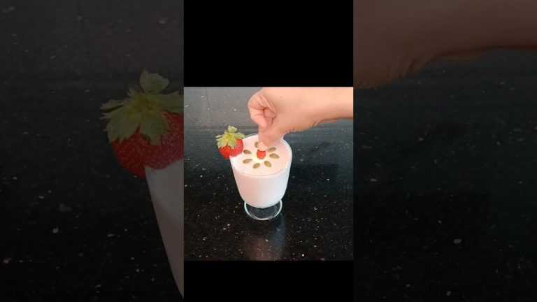 strawberry banana smoothie | #shortsvideo #shortsfeed#summerdrinks  ramadan drinks recipes ##ramadan