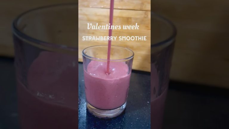 Strawberry smoothie #asmrcooking #shorts #strawberry #dessert #valentinesday #smoothie #healthy