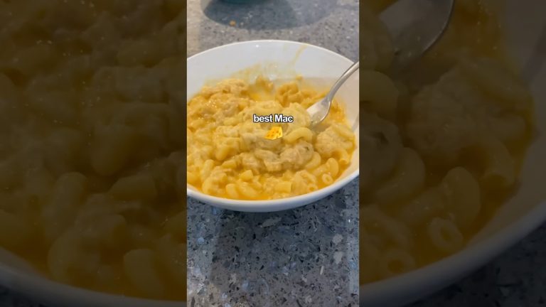 Buffalo Chicken Makes This Mac N Cheese AMAZING #shorts #food