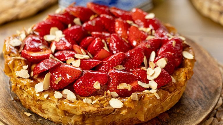 Strawberry Almond Tart (Valentine's Dessert Idea)
