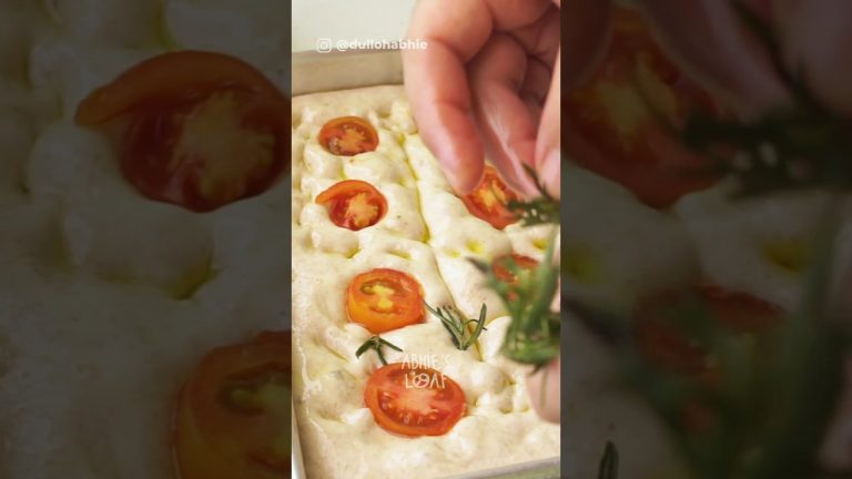 No Knead Sourdough Focaccia #shorts #sourdough #baking #10ksubscribers #trending