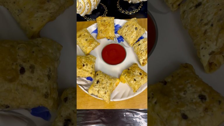 Paneer Papad Roll Recipe😍😍 #shortsvideos #viralvideo #paneer #recipevideo #indianfood #foodie