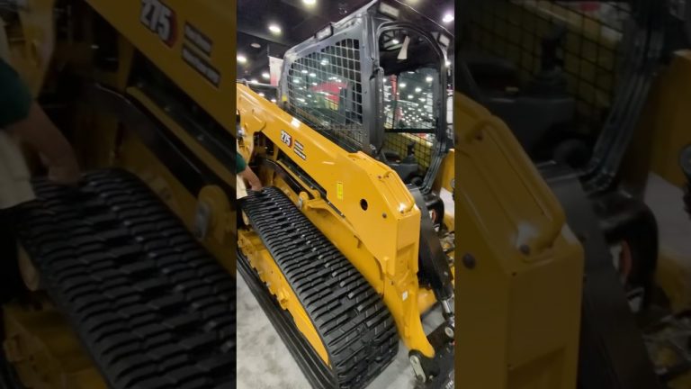 Tractor show in Louisville Martins Bbq The New CAT 275 let’s go!! #bbq #skidloader #tractorshow