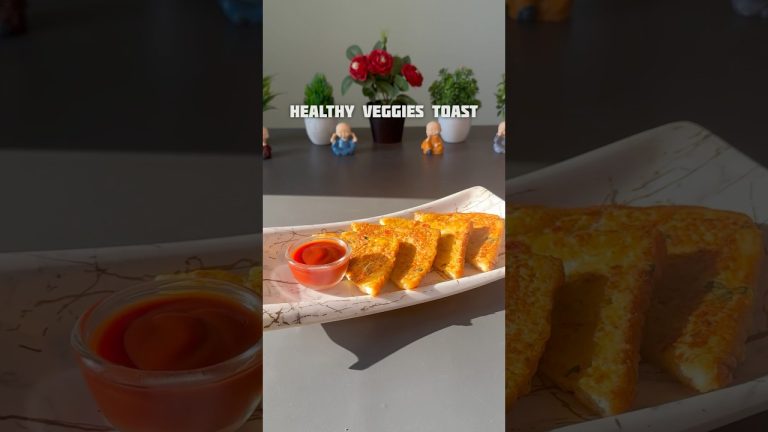 Trending recipe of healthy veggies toast #shorts #recipe #snacks #bread #toast
