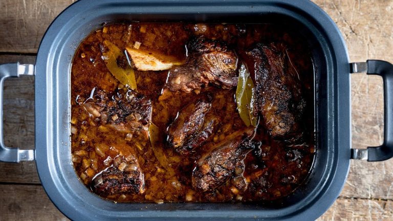 PERFECT Tender, Flavourful Beef Short Ribs!