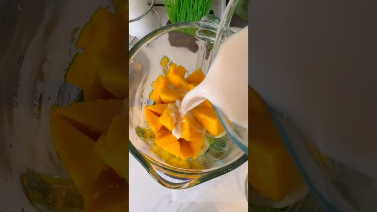 Breakfast Smoothie Recipe #smoothierecipes #glowingskin #shorts