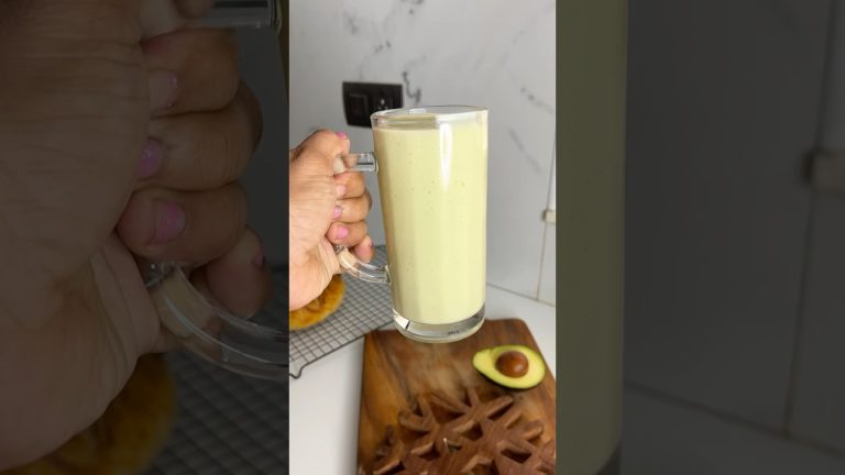 Cook panna mood ilane itha senjuduven – Avocado 🥑 smoothie