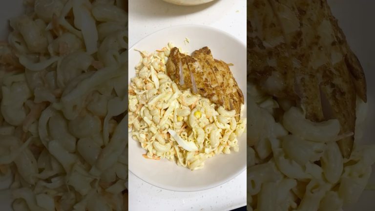 Creamy pasta salad topped with crispy grilled chicken 👌🏽 #pastasalad #cooking #pasta