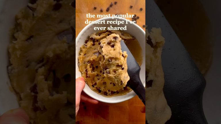 Edible Cookie Dough: Click the link in my bio and then select the photo to get the recipe ❤️