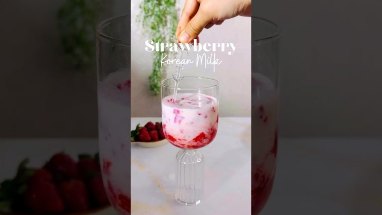 Strawberry milkshake #strawberryrecipes #shorts