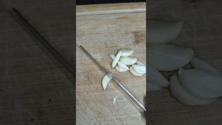 Aglio olio Spaghetti 🍝 recipe #food #shorts #shortvideo #youtubeshorts #pasta #spaghetti