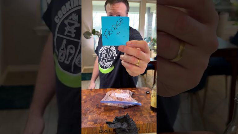 Smoked Bacon Jerky 👀 Recipe = cookingintheyard.com  #bacon #easyrecipe #bacontwists #jerky #recipe